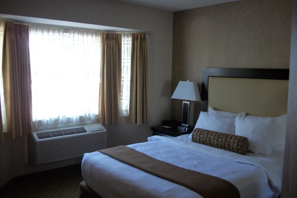 Best Western Plus Emerald Isle Hotel Sidney Zewnętrze zdjęcie